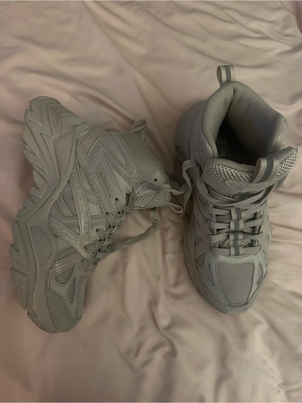 FILA | Electrove 2 High-Top Sneakers in Cream and Light Gray